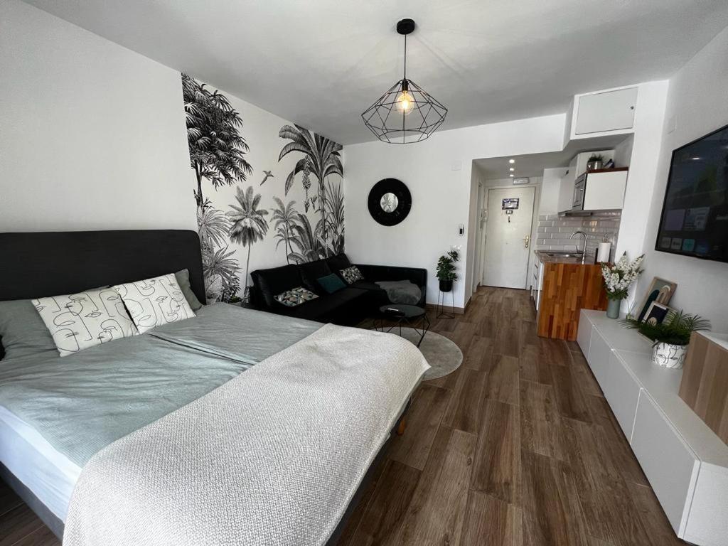 Lux Apartment By Namaste Elite Торремолинос Экстерьер фото