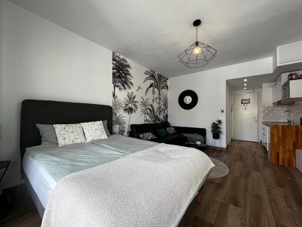 Lux Apartment By Namaste Elite Торремолинос Экстерьер фото